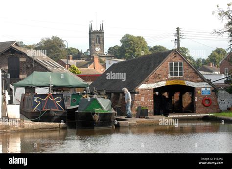 Stone staffordshire england hi-res stock photography and images - Alamy