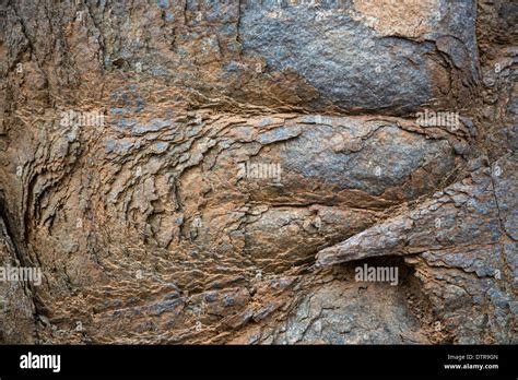 Rock showing onion peeling weathering Stock Photo: 66895269 - Alamy