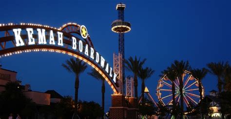 Kemah Boardwalk: The Aquarium Restaurant, Stingray Reef & Boardwalk ...