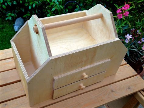 Building a wooden toolbox - looking for suggestions. Small Woodworking Projects, Woodworking ...