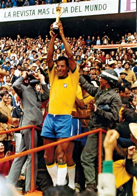 Carlos Alberto Brasil 1970 | Futebol brasileiro, Seleção brasileira de futebol, Futebol olímpico