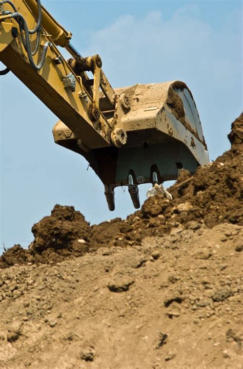 Bulldozer stock image. Image of jobs, clutter, equipment - 31837491