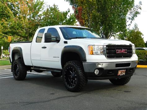 2011 GMC Sierra 2500 4WD 6.6L DURAMAX DIESEL / ONLY 66,000 MILES