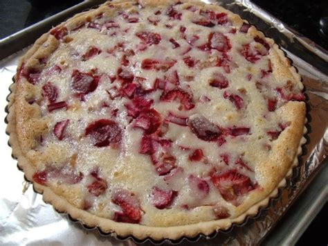 acelebrationoffood: Rhubarb Sour Cream Pie