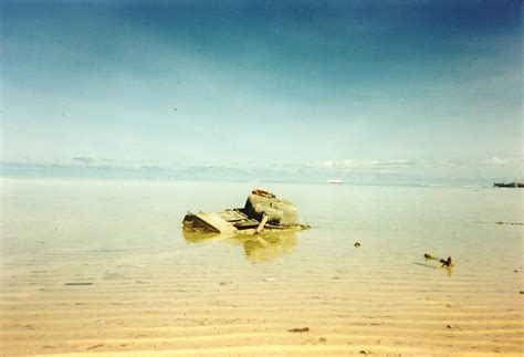 File:Battle Tarawa Tank.jpg - Wikipedia