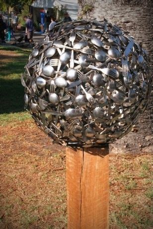 12 Ideas How To Create Unique Garden Art From Junk | Recycled garden art, Unique garden art ...