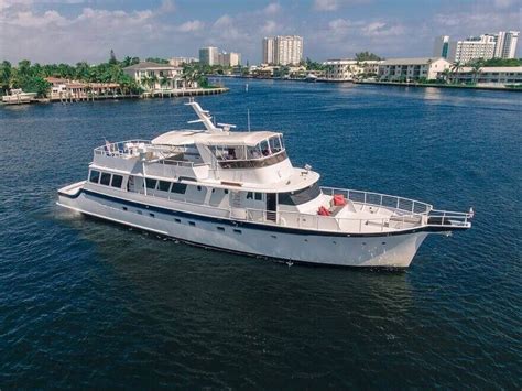 Luxury Yacht Charter Vacation Ideas 🚢 Tips for a Memorable Experience