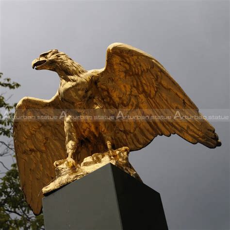 Gold Eagle Statue, golden outdoor large eagle sculpture