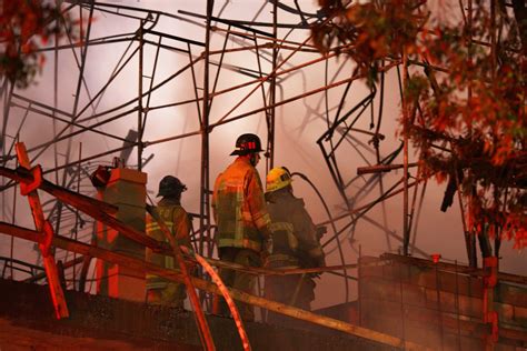 Los Angeles: Large Fire Illuminates Downtown L.A. Skyline | Time