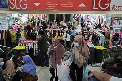 Indonesia GDP Rises 5% as Economy Expands More Than Expected in First ...