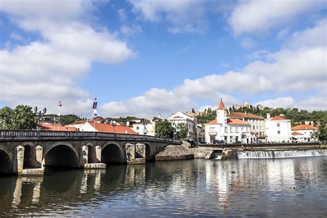 Fun Guide to Tomar Portugal: One Day Visit to the Ancient Castle & Town