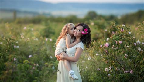 45 Creative Mother Daughter Photoshoot Ideas