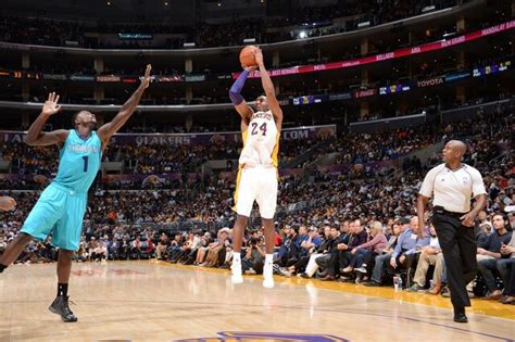 Lakers vs. Hornets 11/9/14 Photo Gallery | NBA.com