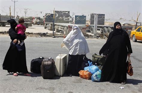 Hundreds of Palestinians Cross Into Gaza As Egypt Opens Crossing ...