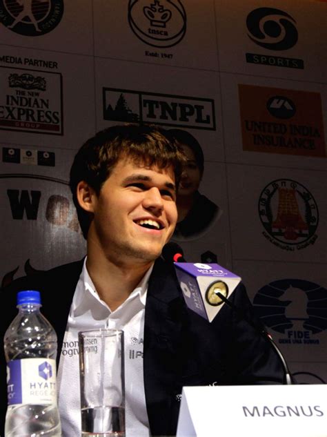 Magnus Carlsen wins FIDE World Chess Championship 2013