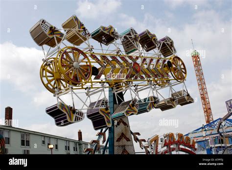 The Zipper Amusement Park Ride Stock Photo - Alamy