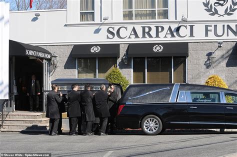 Inside Gambino mob boss Francesco Cali's $45,000 funeral | Daily Mail Online