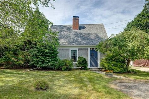 Tiverton, RI Real Estate - Tiverton Homes for Sale | realtor.com®