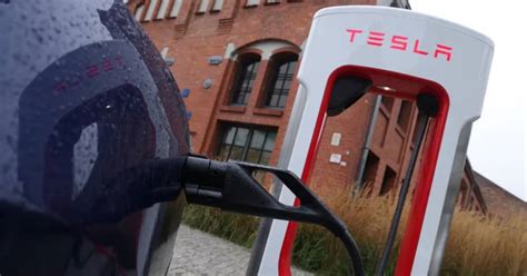 Here's How Long A Tesla Model 3 Battery Will Actually Last