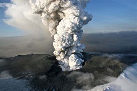 Eyjafjallajokull Volcanic Eruption photographs | Jon Einarsson Gustafsson