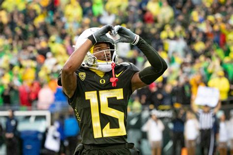 Tez Johnson bounces back for career day in blowout win for Ducks - Yahoo Sports