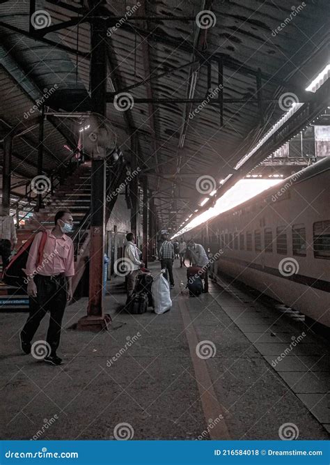 Old delhi railway station editorial stock photo. Image of train - 216584018