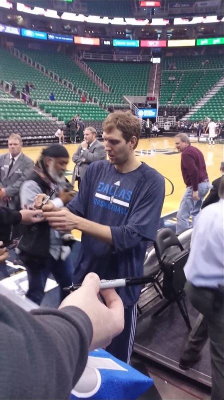 How To Get NBA Autographs In Person: A Guide