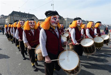 Tradiciones y fiestas populares - SWI swissinfo.ch