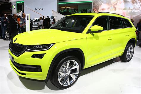 Skoda Kodiaq Brings Speed Yellowgreen Paint and Door Protectors to ...