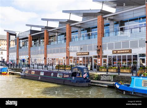 Gloucester quays hi-res stock photography and images - Alamy