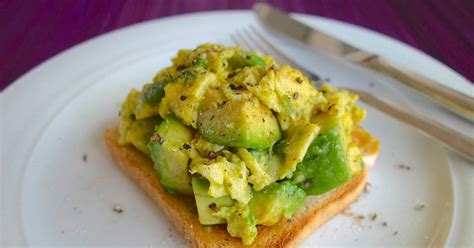 10 Best Scrambled Eggs Avocado Recipes | Yummly