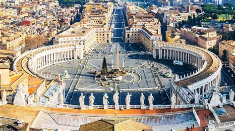 Visiting Saint Peter´s Square in the Vatican. History. Must Do's for St ...