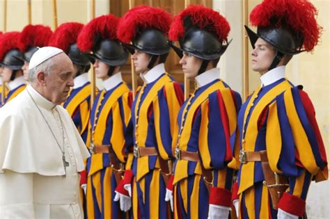 Vatican Guards - History and Facts About One of The Most Famous ...