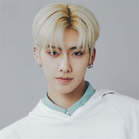 Ricky (Zerobaseone) Height, Weight, Age, Family, Parents, Facts