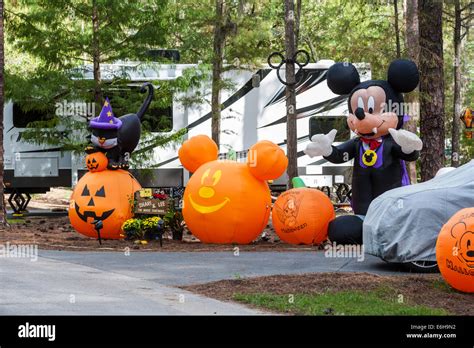 Pumpkins and Mickey Mouse Halloween decorations in Fort Wilderness ...