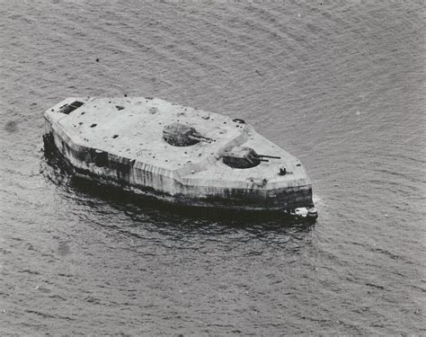 Fort Drum, the "Concrete Battleship" of Manila Bay, 1946. [1460x1160 ...