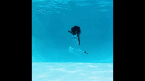 Newlywed slays wedding dress shoot underwater | 11alive.com