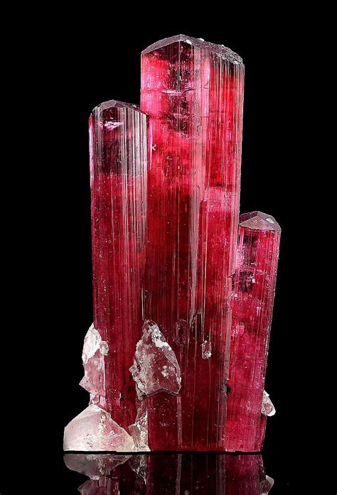 Rubellite - Antsira, Sahatany Valley, Antananarivo Province, Madagascar | Minerals crystals ...
