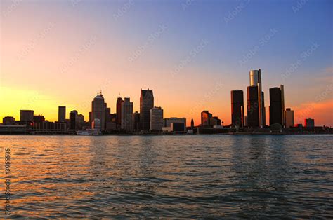 detroit skyline at sunset Stock Photo | Adobe Stock