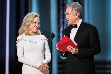 Faye Dunaway Opens Up About Humiliating Oscars Gaffe: “I Felt Very Guilty” | Vanity Fair