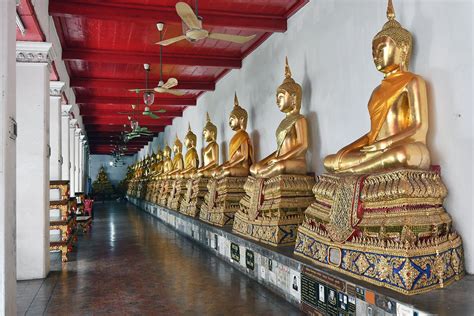 Wat Mahathat in Bangkok - Bangkok Temple and Meditation Centre - Go Guides