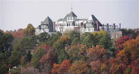 Cresent Hotel in Eureka Springs Arkansas! Love this place with an Iowa History! | Crescent hotel ...