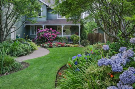 35 Hydrangea Garden Ideas (PICTURES) - Home Stratosphere