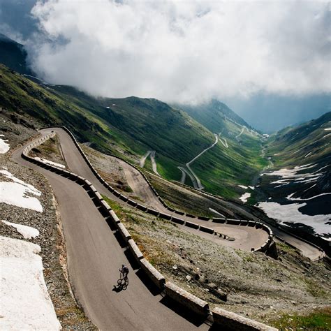 Stelvio Pass - Gradient Blue Cycling