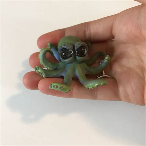 Tiny clay octopus sculpture by artist Kyra Waits. | Clay crafts, Sculpture, Sculpture art