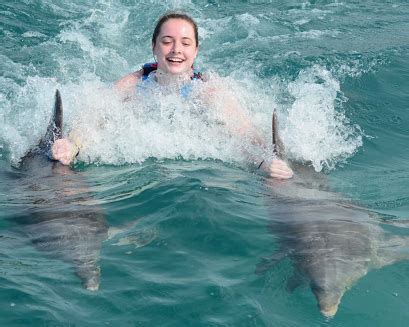 Cancun Mexico Royal Swim with Dolphins (800) 667-5524