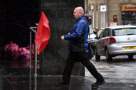 Glasgow's weather as strong winds and 'thundery showers' expected today ...