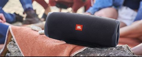 JBL Charge 4 Review (and how it compares to the Charge 3)