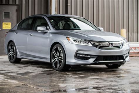 2017 Honda Accord: Accord's last V6 makes a worthy swan song - CNET