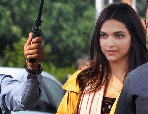 Deepika Padukone spotted filming for ‘Tamasha’ in Kolkata | The Indian Express